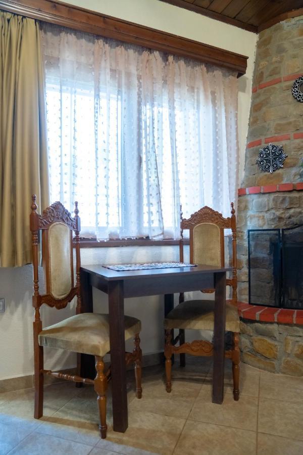 Παραδοσιακός Ξενώνας Ραχάτι ออร์มา ภายนอก รูปภาพ